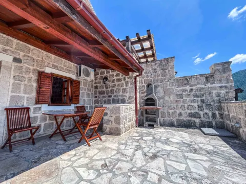 Prodaja, dvosoban stan, 87m², Perast, Kotor - image 2