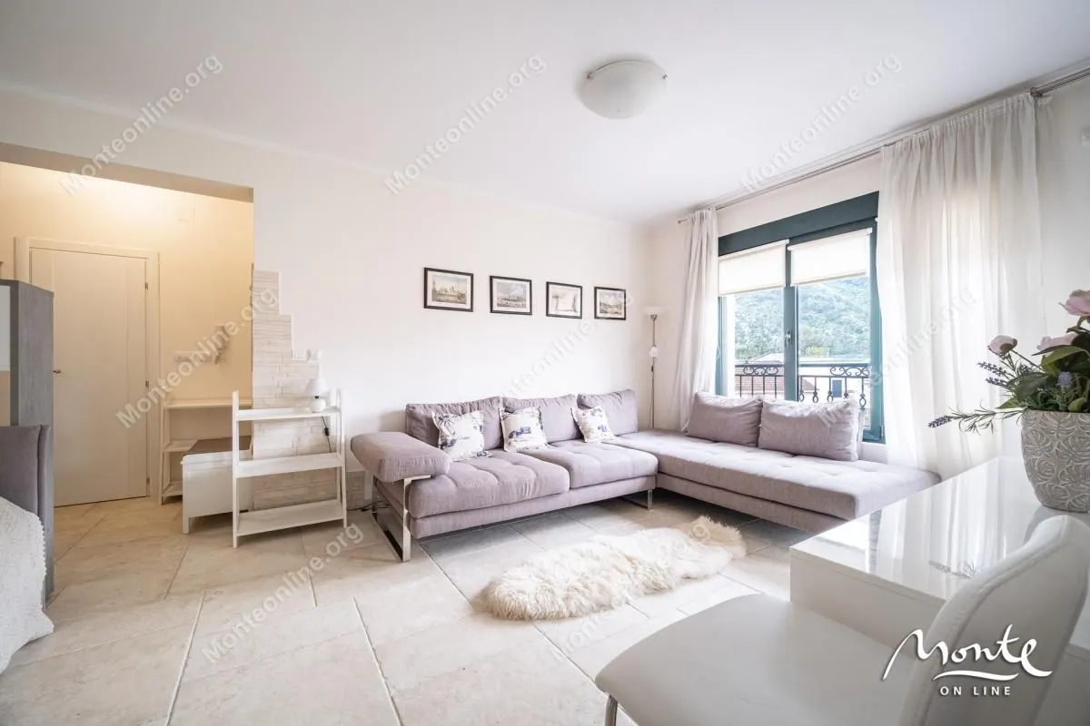 Prodaja, jednosoban stan, 59m², Dobrota, Kotor