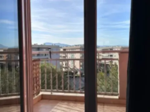 Izdavanje, jednosoban stan, 52m², City Kvart, Podgorica - image 9