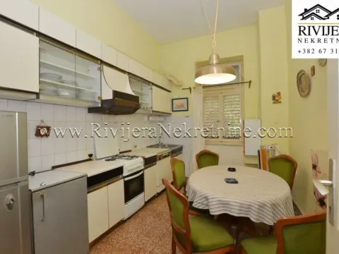 Sale, four bedroom apartment, 146m², Centar, Herceg Novi - image 11