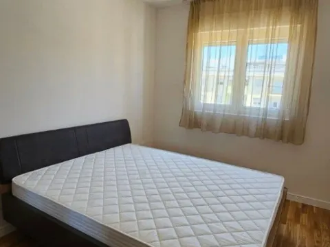 Izdavanje, jednosoban stan, 40m², Pobrežje, Podgorica - image 9