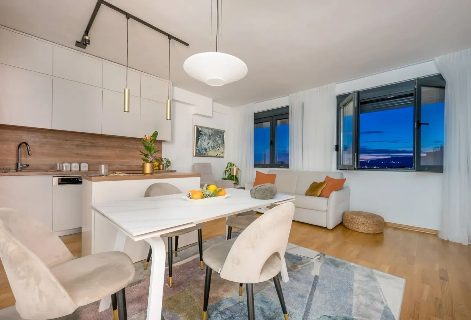 Prodaja, trosoban stan, 63m², Tivat, Crna Gora