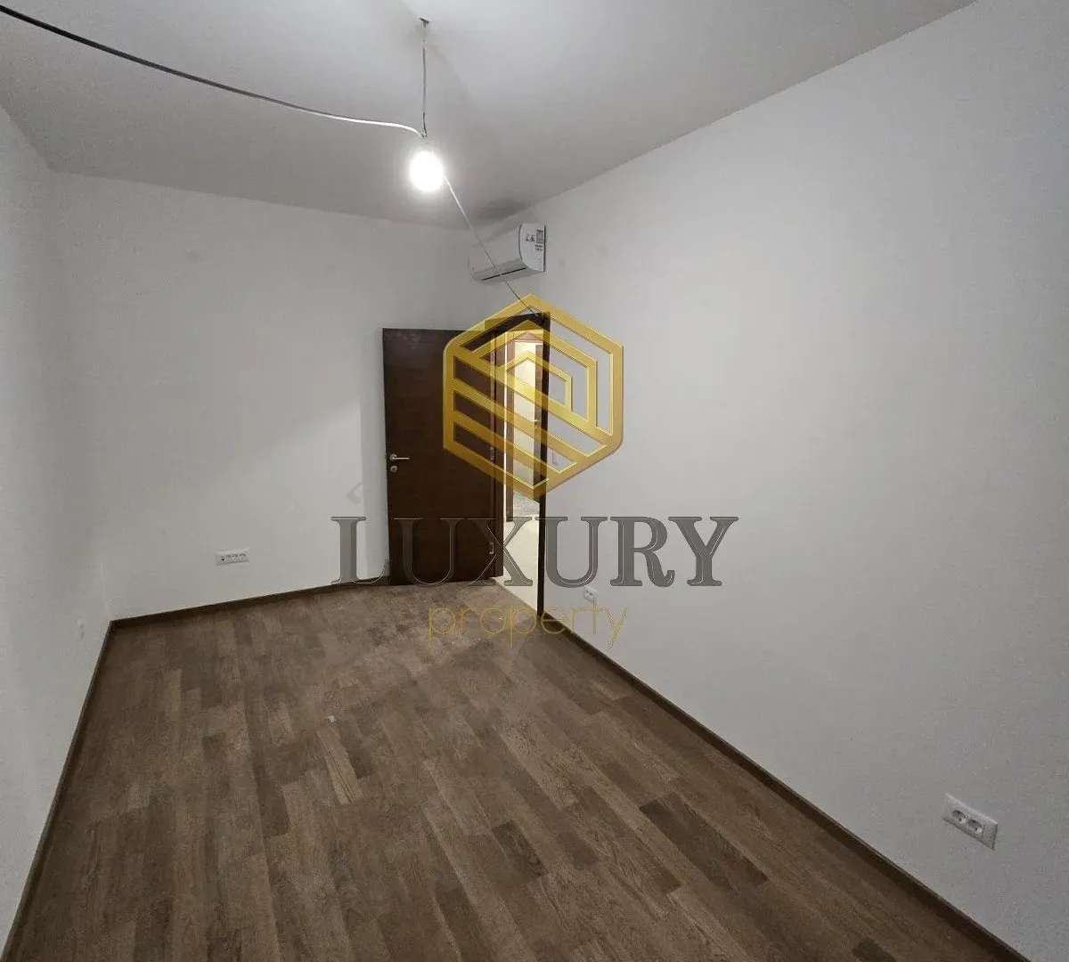 Izdavanje, trosoban stan, 81m², Vezirov Most, Podgorica