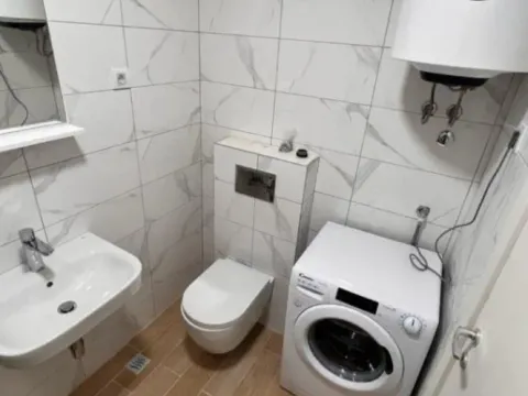 Izdavanje, jednosoban stan, 45m², Stari Aerodrom, Podgorica - image 8