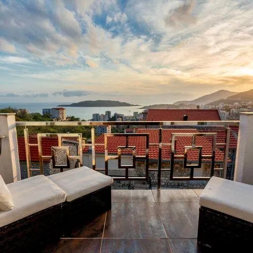 Rent, house, 300m², Bečići, Budva