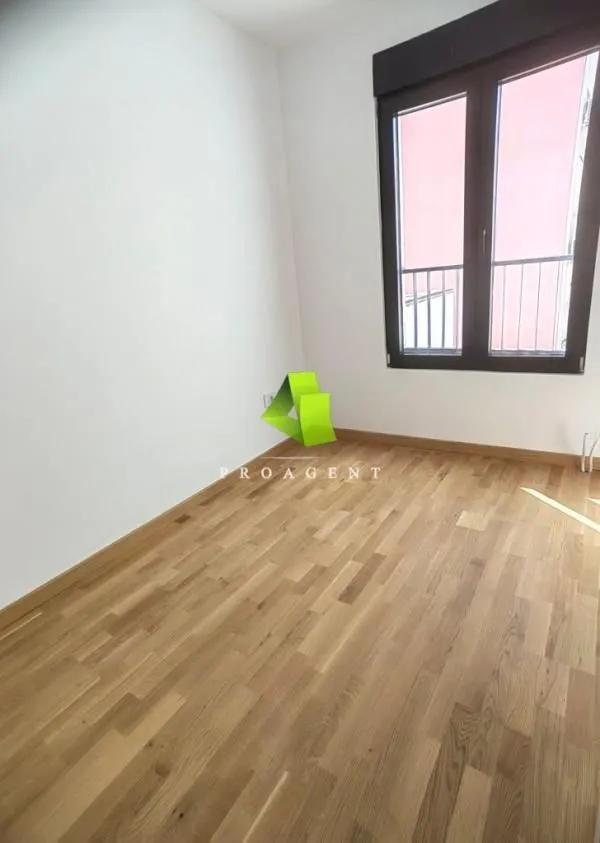 Prodaja, trosoban stan, 79m², Medijana, Niš