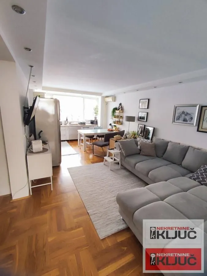 Prodaja, četvorosoban stan, 75m², Grbavica, Novi Sad Sve Podlokacije