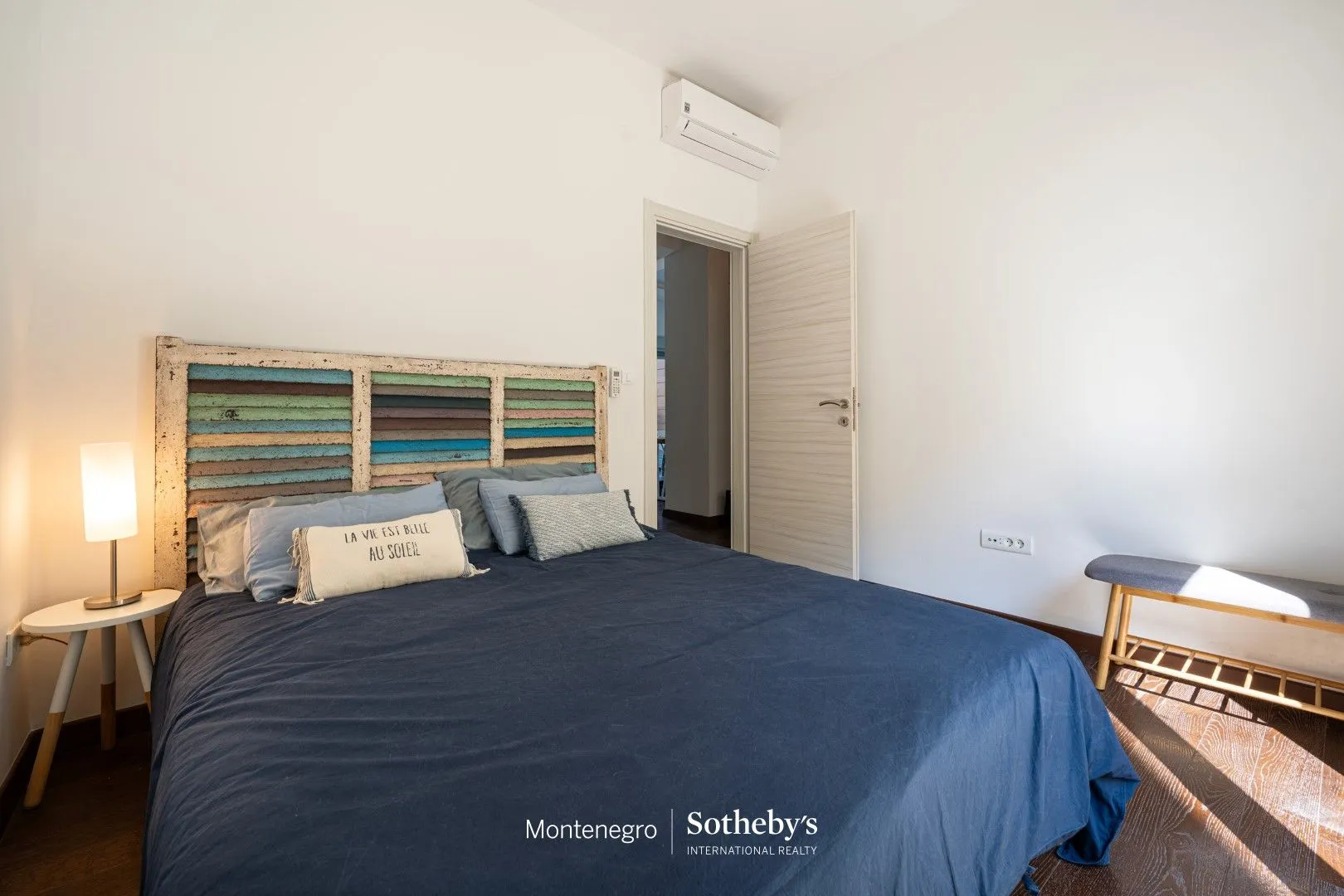 Sale, two bedroom apartment, 82m², Dobrota, Kotor