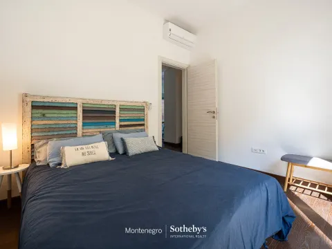 Sale, two bedroom apartment, 82m², Dobrota, Kotor - image 16