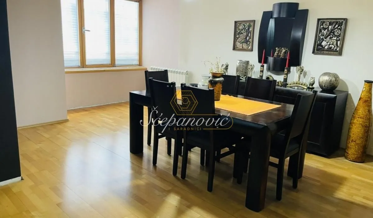 Prodaja, četvorosoban stan, 134m², Bulevar Oslobodjenja, Novi Sad Sve Podlokacije