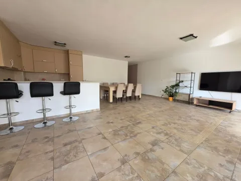 Prodaja, dvosoban stan, 120m², Budva, Crna Gora - image 11