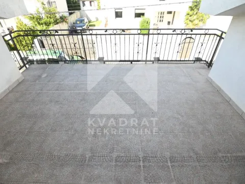 Rent, house, 400m², Zlatica, Podgorica - image 37