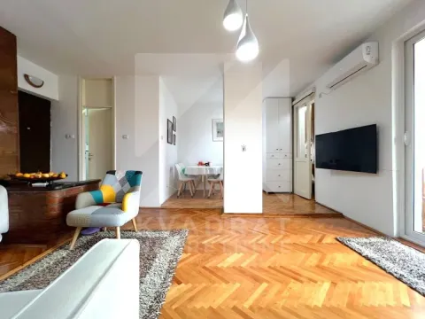 Prodaja, jednosoban stan, 53m², Centar, Podgorica - image 4