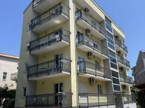 Rent, two bedroom apartment, 70m², Budva, Crna Gora - image 4
