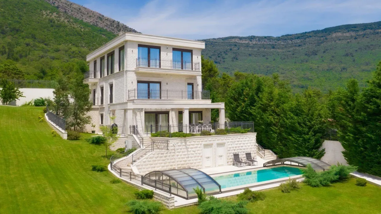 Prodaja, kuća, 750m², Gradiošnica, Tivat