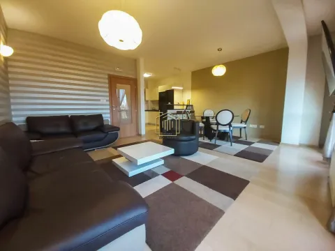 Izdavanje, dvosoban stan, 90m², Centar, Podgorica - image 2