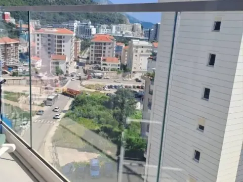 Izdavanje, stan, 39m², Bečići, Budva - image 2