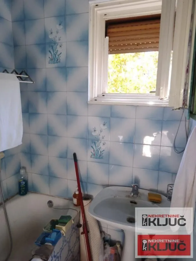 Prodaja, trosoban stan, 72m², Železnička Stanica, Novi Sad Sve Podlokacije