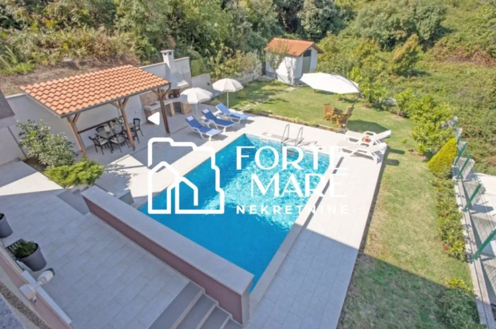 Prodaja, petosoban stan, 272m², Baošići, Herceg Novi