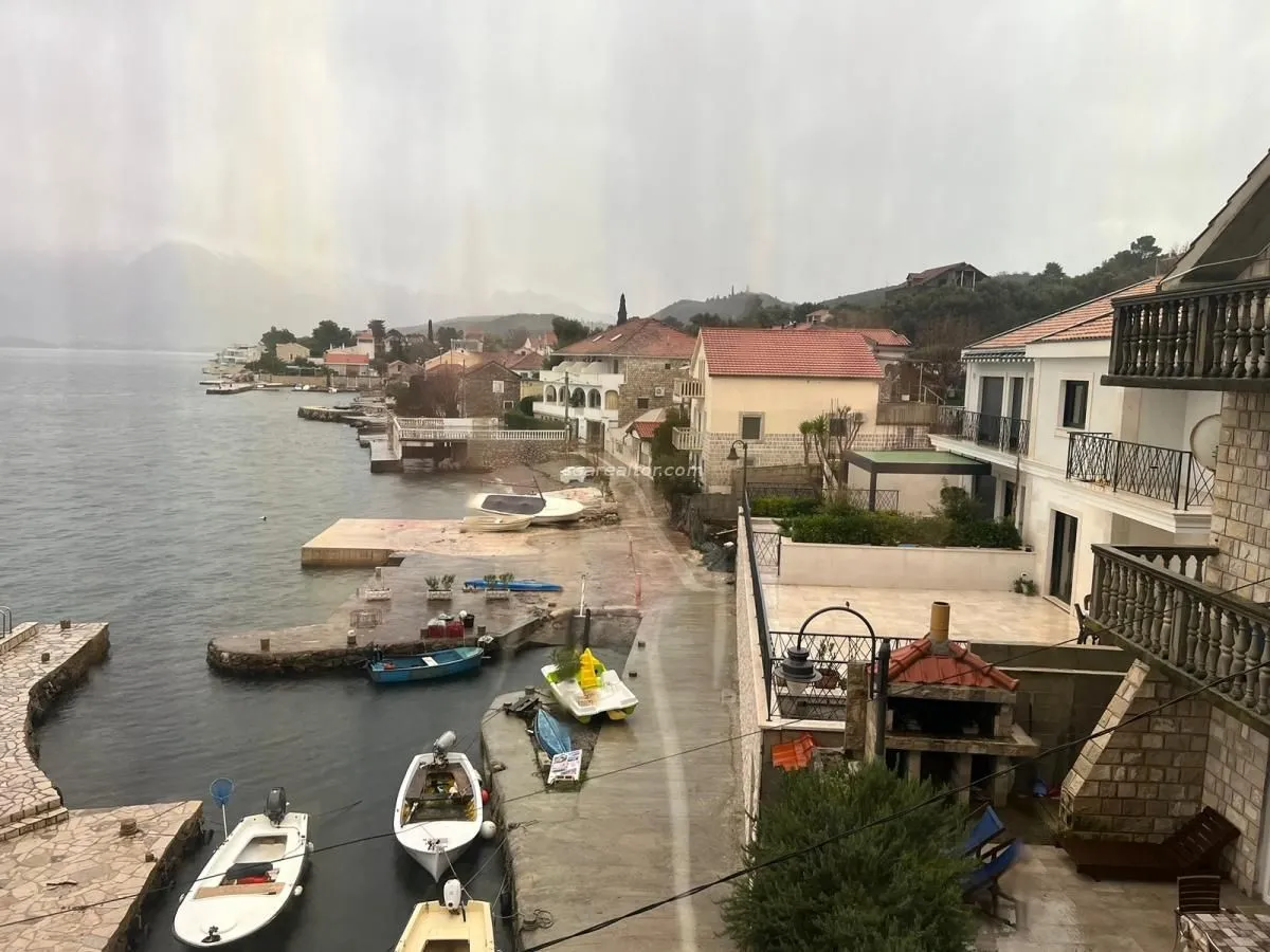 Sale, office space, 371m², Krašići, Tivat