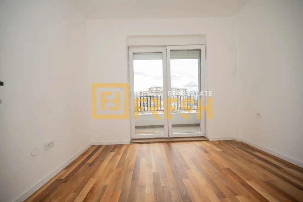 Prodaja, trosoban stan, 131m², Krivi Most, Podgorica