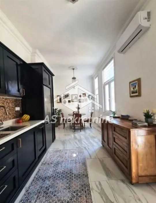 Izdavanje, trosoban stan, 94m², Savski Venac, Beograd