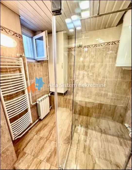 Izdavanje, trosoban stan, 80m², Stari Grad, Beograd