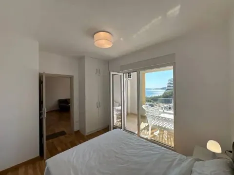 Rent, two bedroom apartment, 68m², Bečići, Budva - image 4
