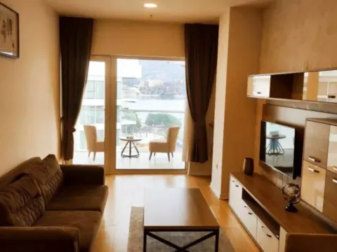 Rent, one bedroom apartment, 54m², Tree cane, Budva