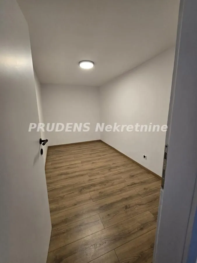 Izdavanje, poslovni prostor, 296m², Palilula Sve Podlokacije, Beograd
