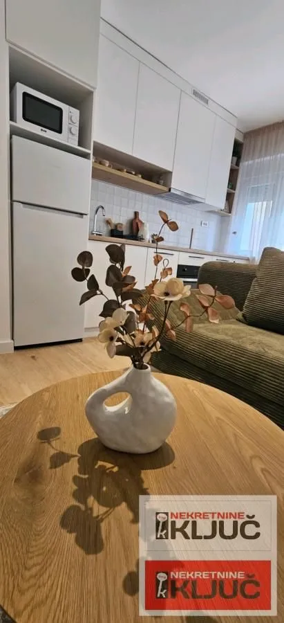 Izdavanje, jednosoban stan, 40m², Centar, Novi Sad