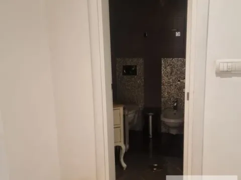 Izdavanje, trosoban stan, 64m², Stari Grad, Beograd - image 9