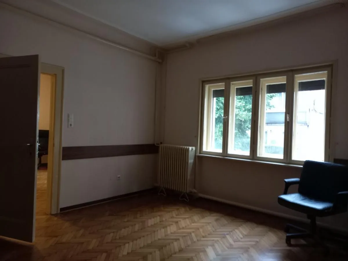 Izdavanje, poslovni prostor, 122m², Klinički Centar, Beograd