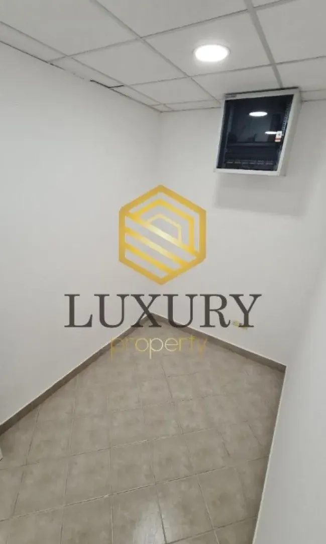 Izdavanje, poslovni prostor, 90m², Stari Aerodrom, Podgorica