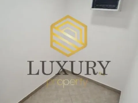 Rent, office space, 90m², Stari Aerodrom, Podgorica - image 2