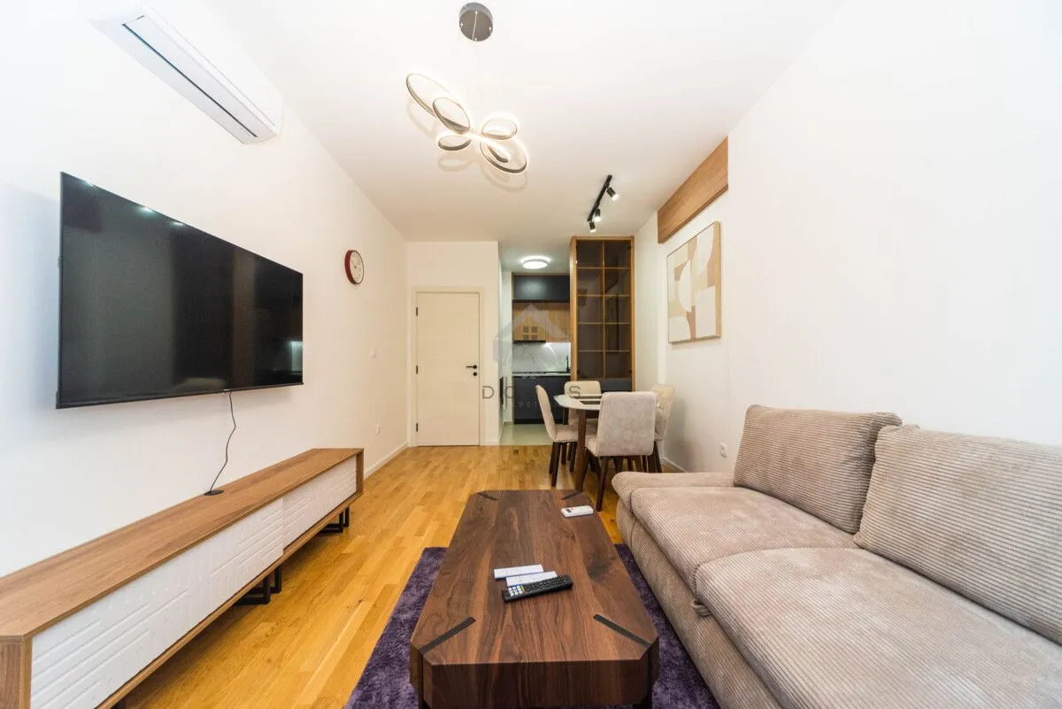 Izdavanje, jednosoban stan, 41m², Stari Aerodrom, Podgorica