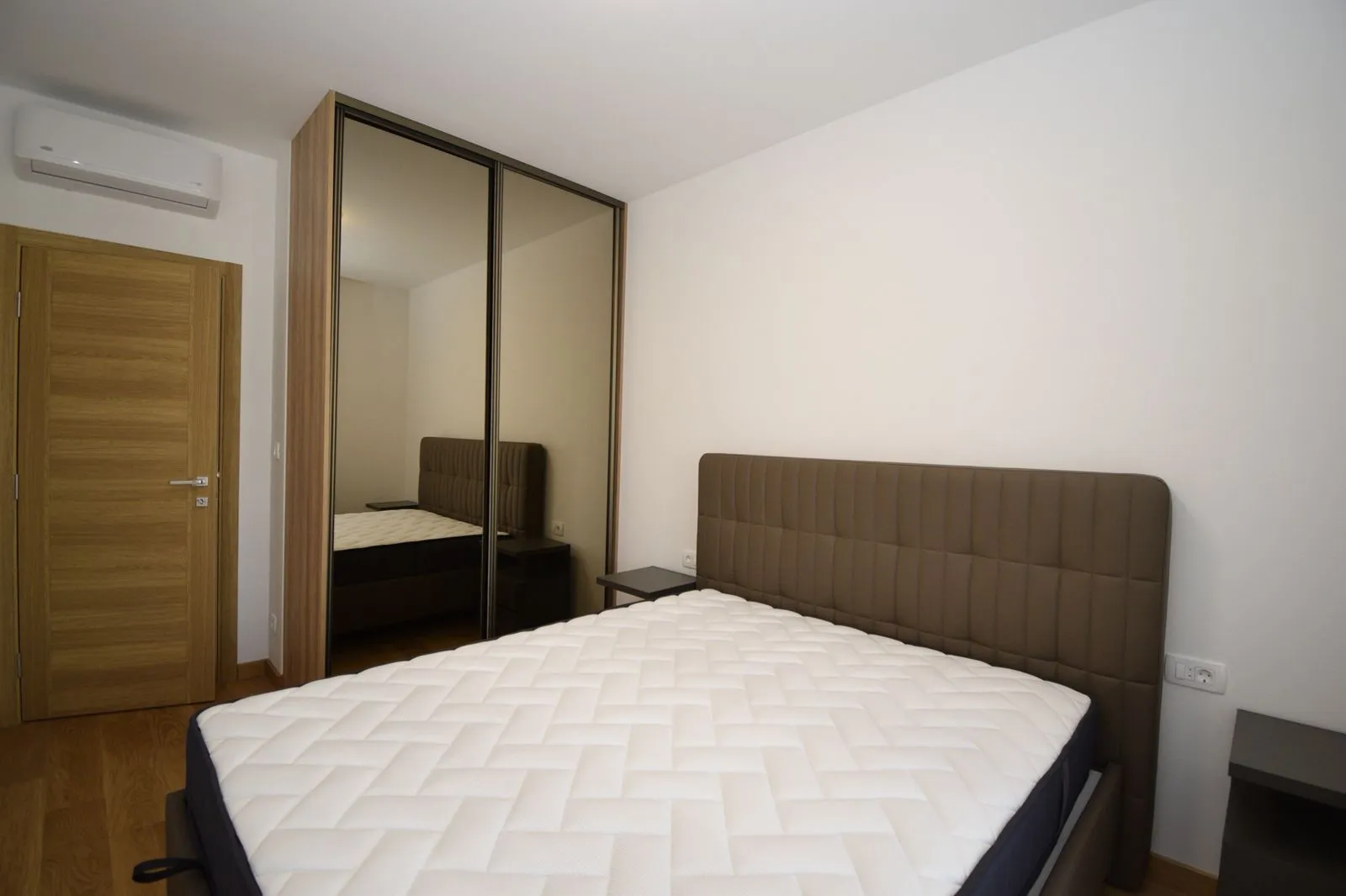Izdavanje, dvosoban stan, 72m², New City, Podgorica
