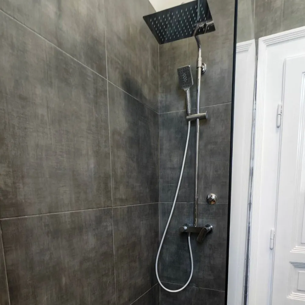 Izdavanje, trosoban stan, 52m², Savski Venac, Beograd