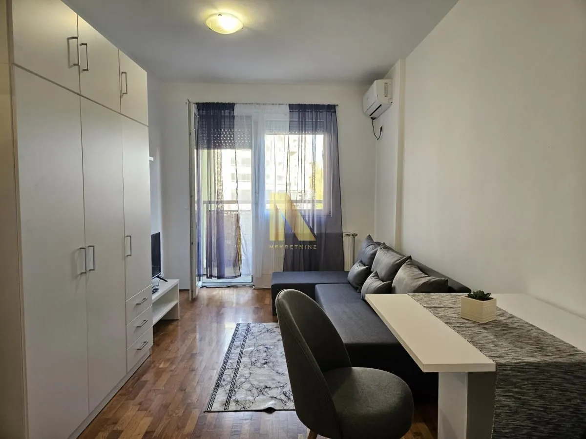 Izdavanje, garsonjera, 25m², Bulevar Evrope, Novi Sad Sve Podlokacije