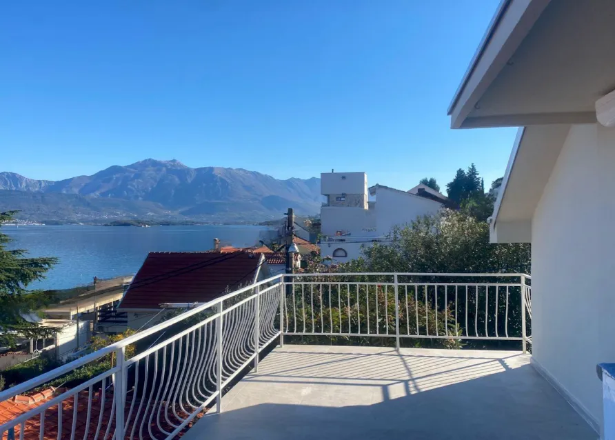 Prodaja, trosoban stan, 106m², Krašići, Tivat
