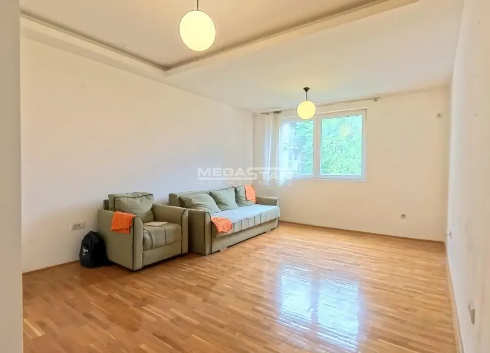 Prodaja, četvorosoban stan, 101m², Karaburma, Palilula Sve Podlokacije