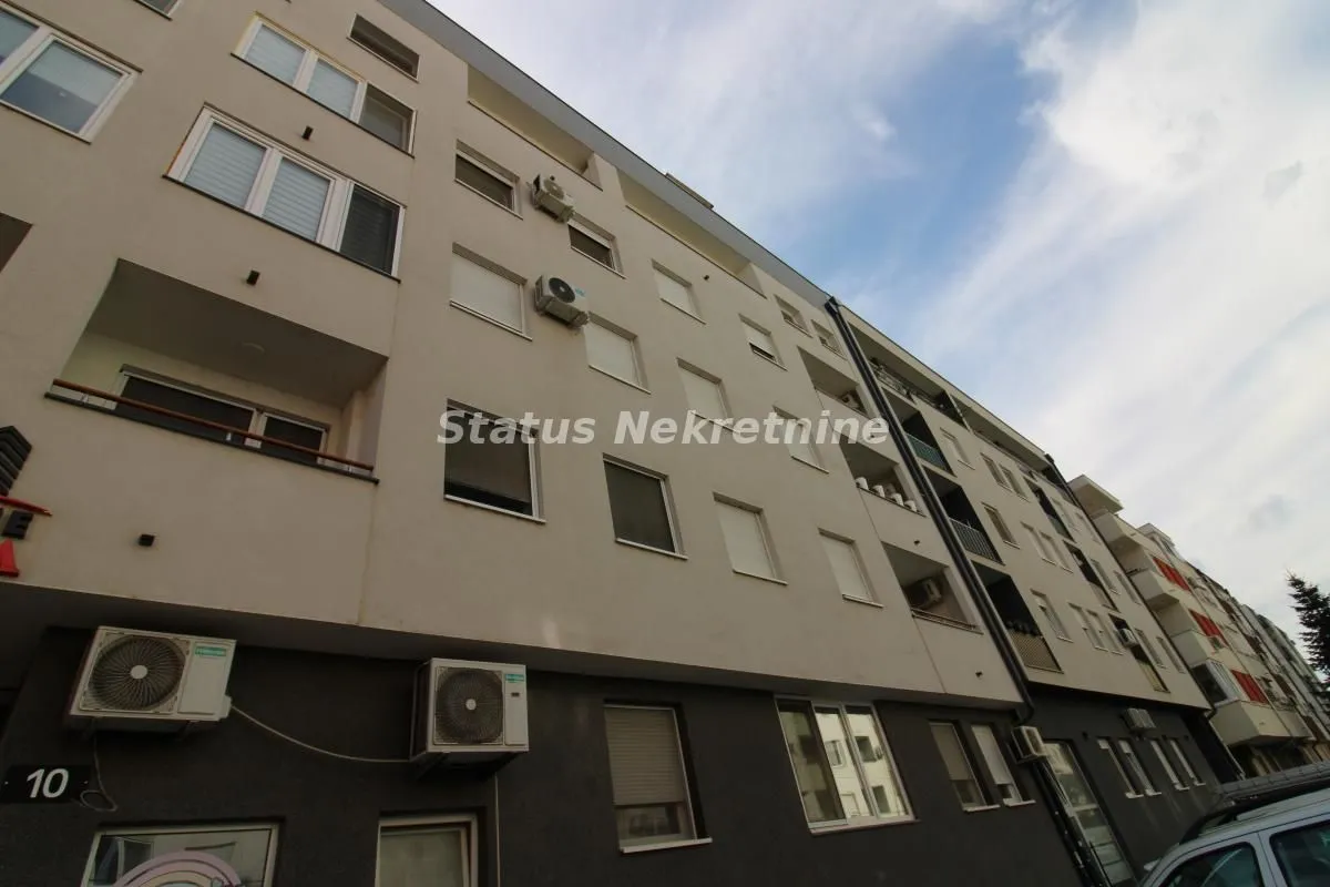 Prodaja, trosoban stan, 59m², Petrovaradin, Novi Sad