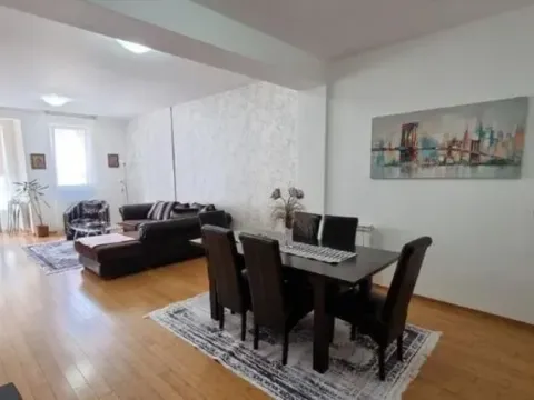 Izdavanje, trosoban stan, 88m², Kalenić Pijaca, Vračar Sve Podlokacije - image 2