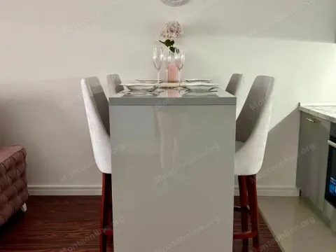 Sale, two bedroom apartment, 85m², Petrovac, Budva - image 5