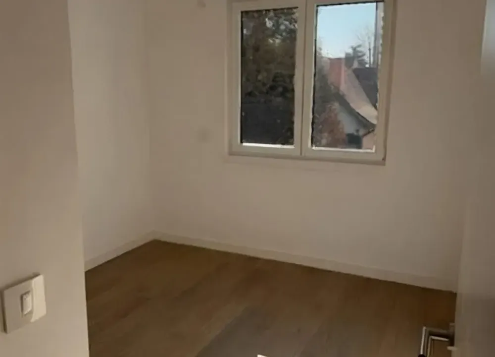 Prodaja, trosoban stan, 57m², Zemun Gornji Grad, Zemun Sve Podlokacije