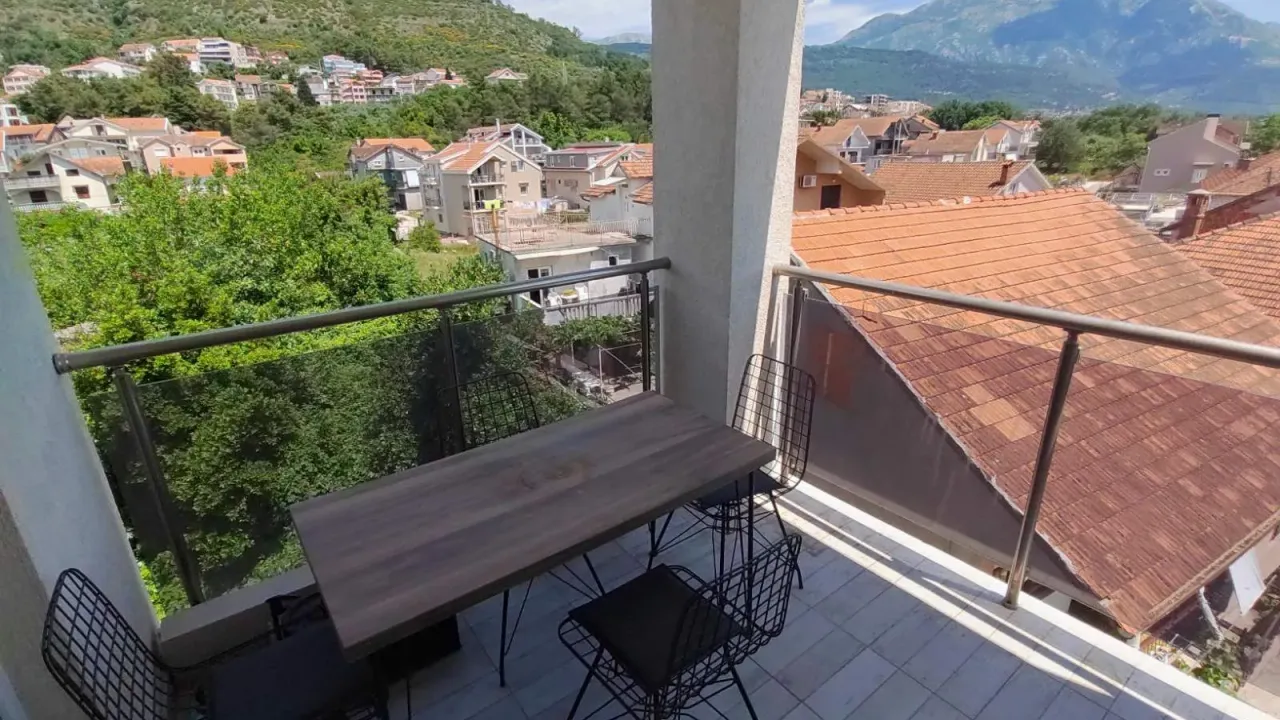 Prodaja, dvosoban stan, 57m², Centar, Tivat