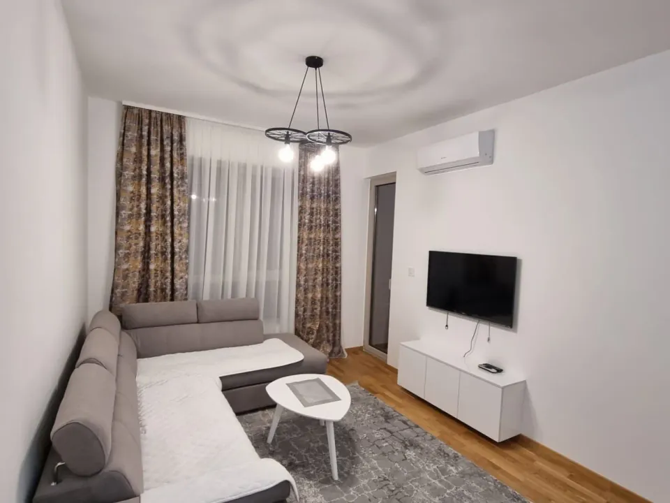 Rent, one bedroom apartment, 45m², Bečići, Budva