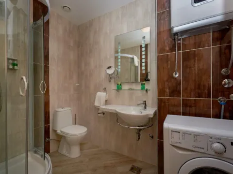 Izdavanje, jednosoban stan, 72m², Bečići, Budva - image 8