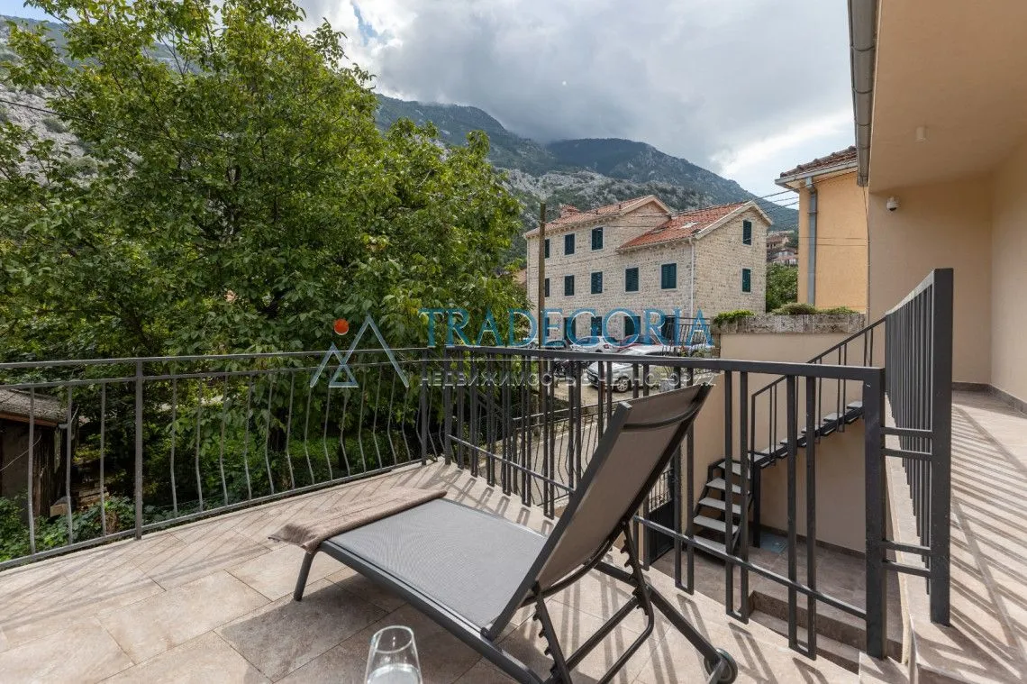 Prodaja, kuća, 170m², Škaljari, Kotor