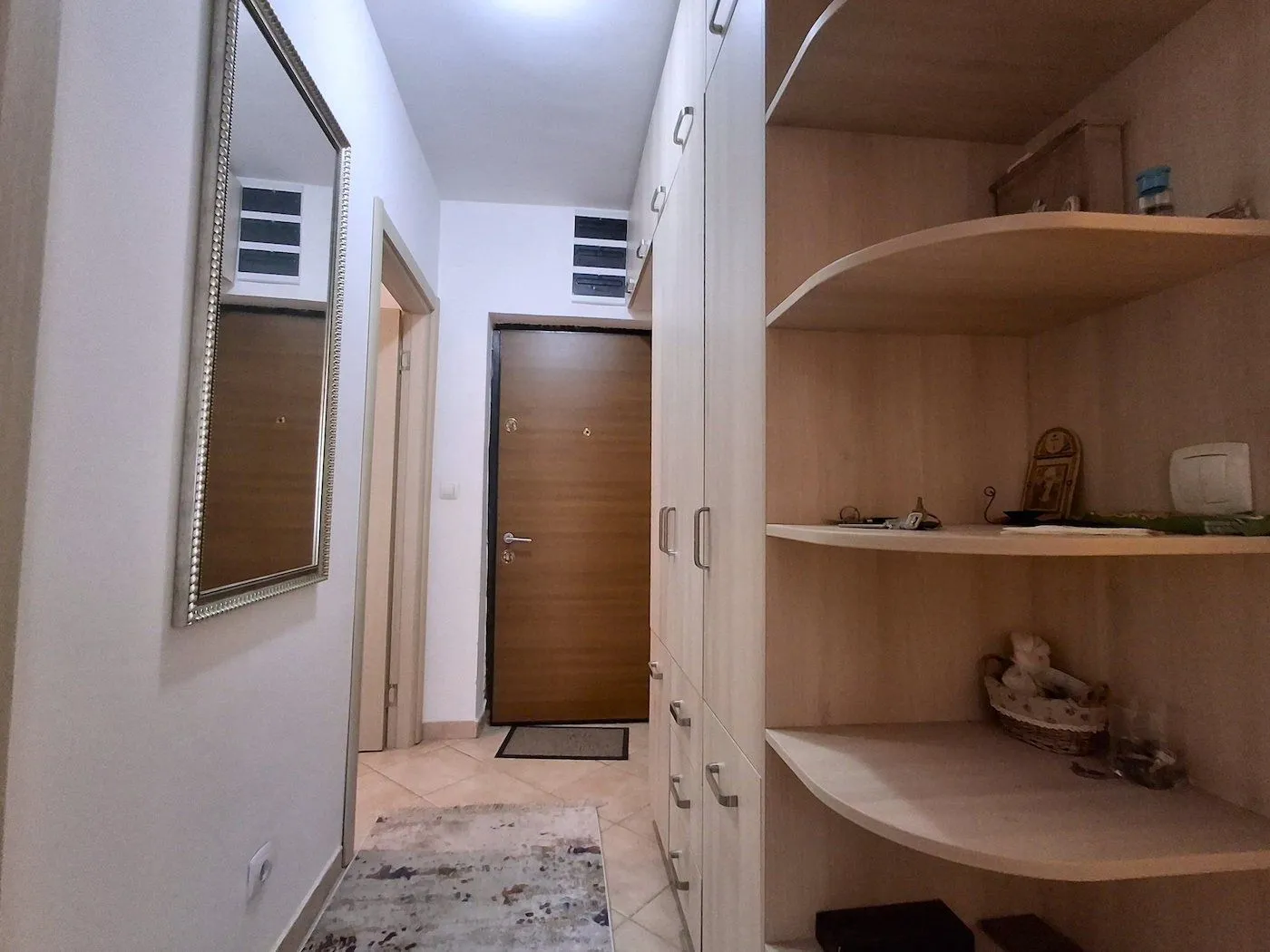 Izdavanje, stan, 96m², Stari Aerodrom, Podgorica